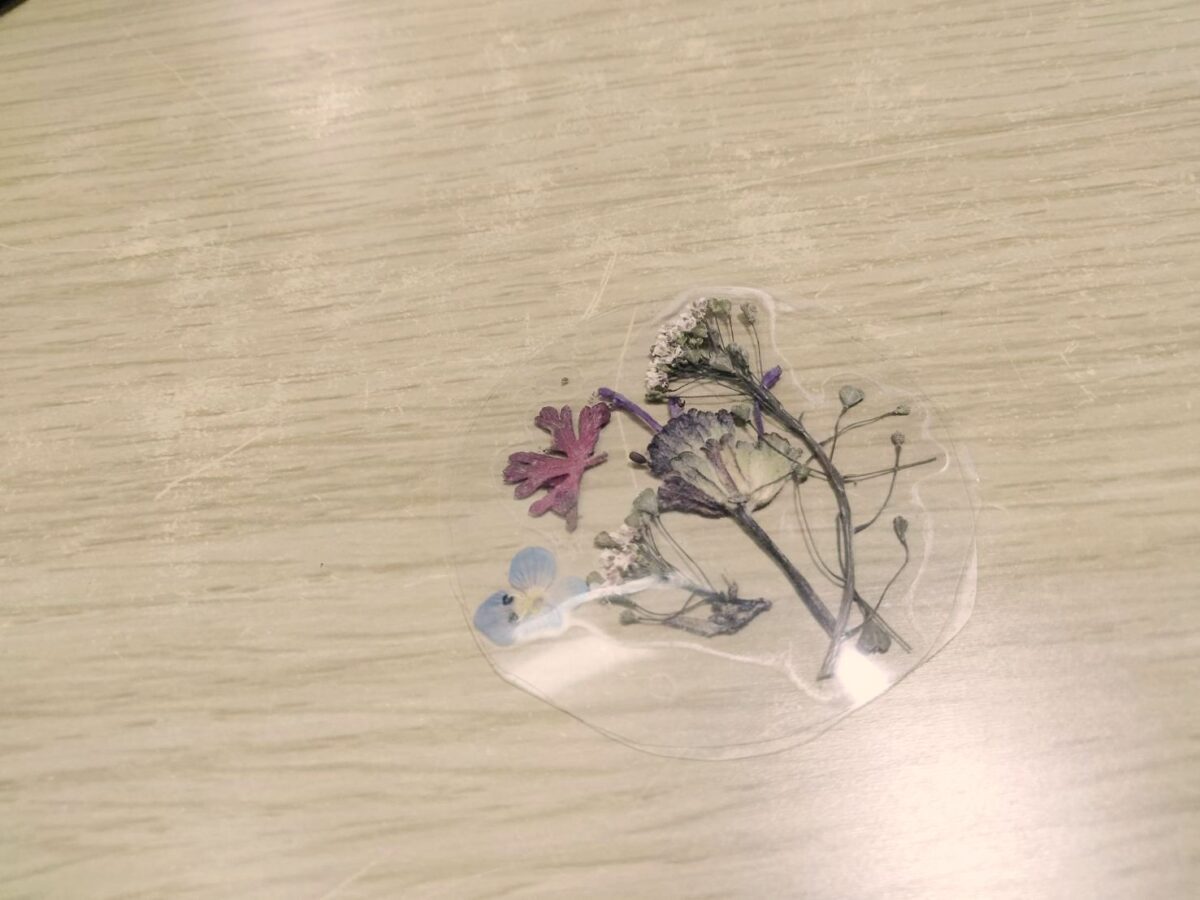 押し花キーホルダーダイソー